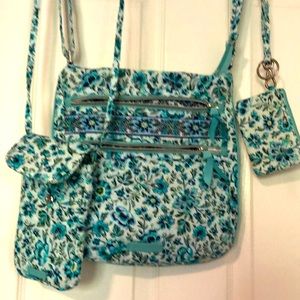 Vera Bradley cloud vine set -Triple zip hipster,EUC